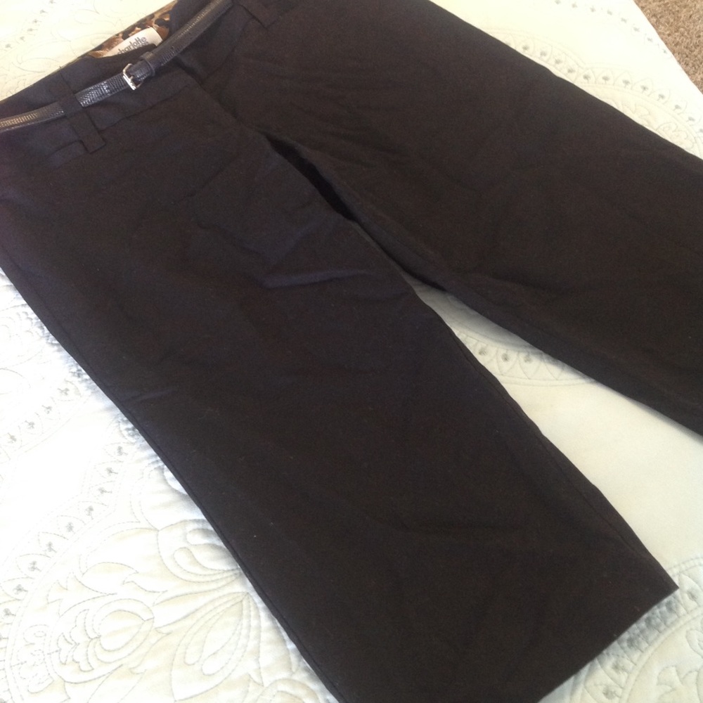 Charlotte Russe black Capri